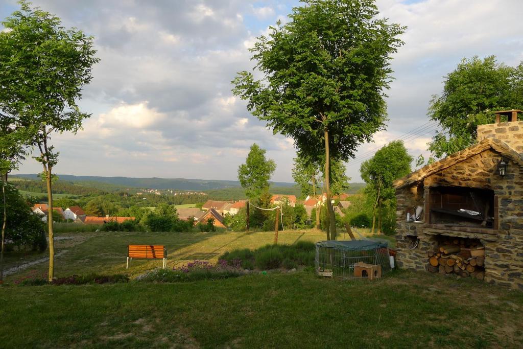 Orli Hnizdo At Chateau Novak Křivoklát Εξωτερικό φωτογραφία